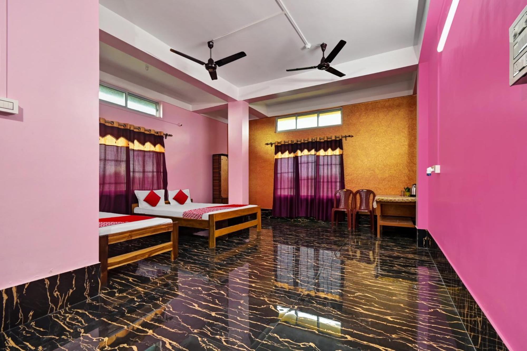 Oyo Flagship The Brahmaputra Homestay 古瓦哈提 外观 照片