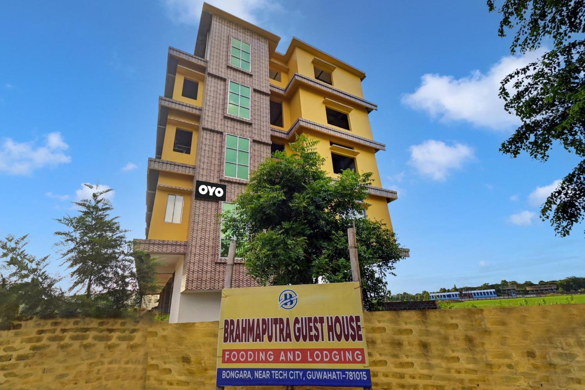 Oyo Flagship The Brahmaputra Homestay 古瓦哈提 外观 照片